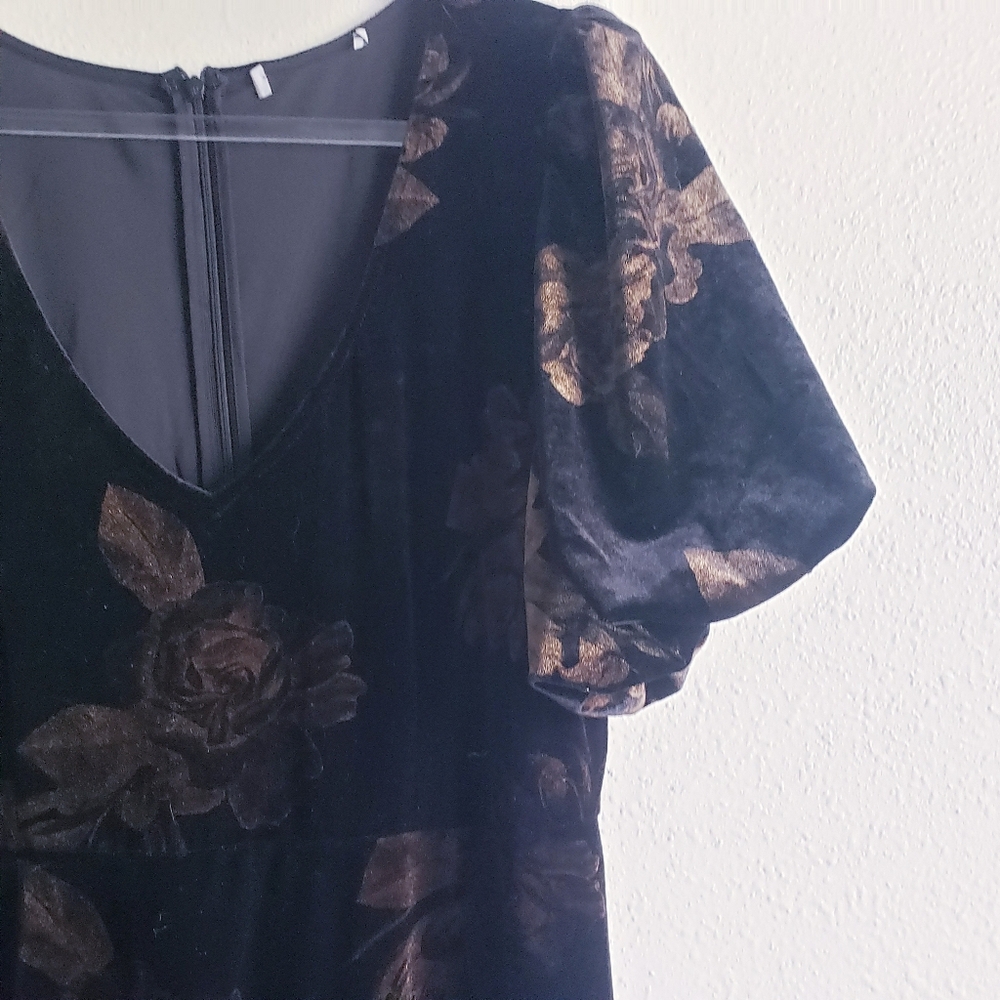 Baltic Born Janna Velvet Midi Dress New Without Tags - Picture 4 of 8
